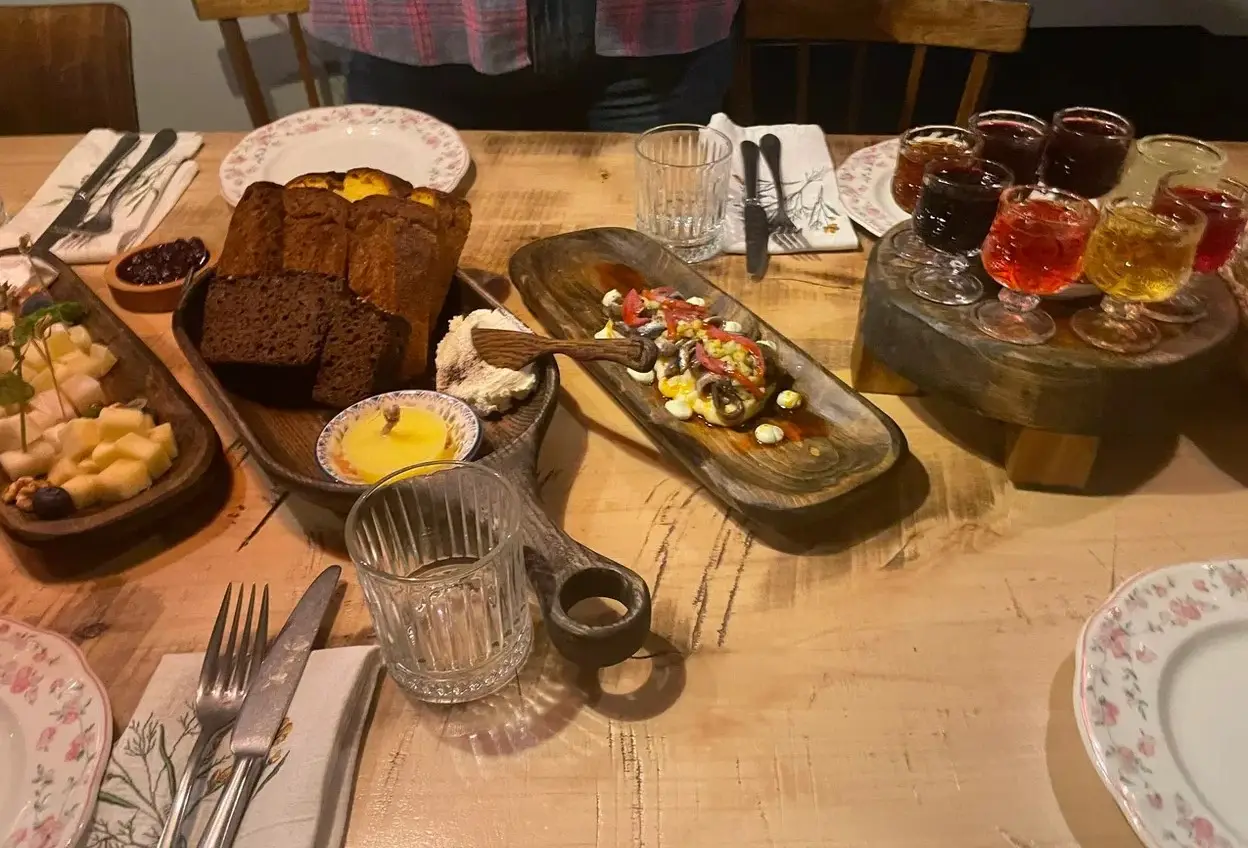 Воронежская область для гурманов: бар с настойками Бабы Яги, мятный квас, нелжинская каша и березовый пар. Фото. Воронежская область – одно из самых интересных мест для гурманов. ©